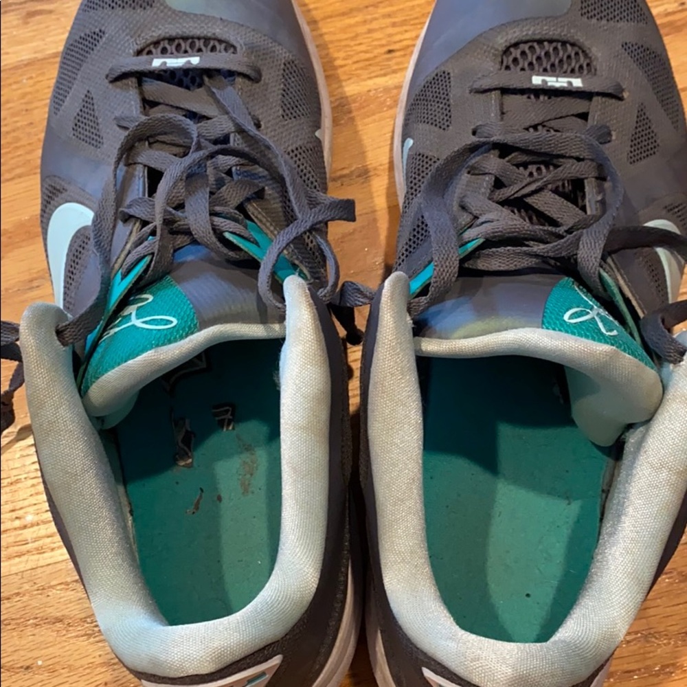 Lebron Easters Size 15 - image 4